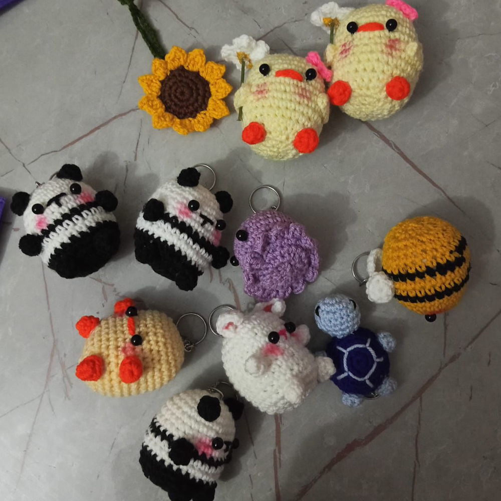 CozyLoopStudio-Crochet-KeyChain13